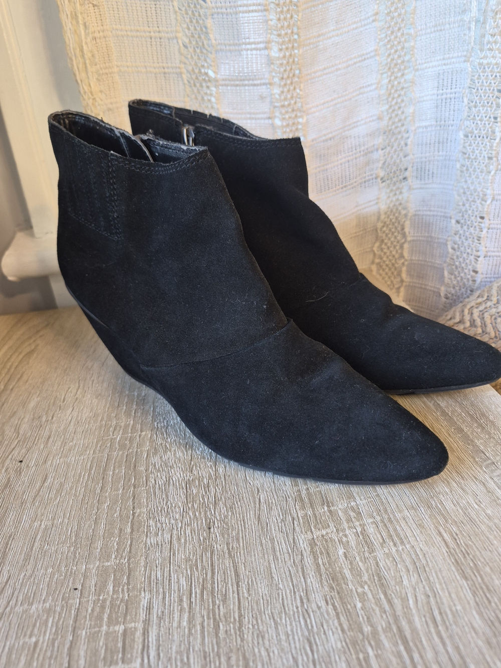 Kenneth Cole Reaction Black Suede Women's Ankle Boots Classic Pointed Toe Size 9